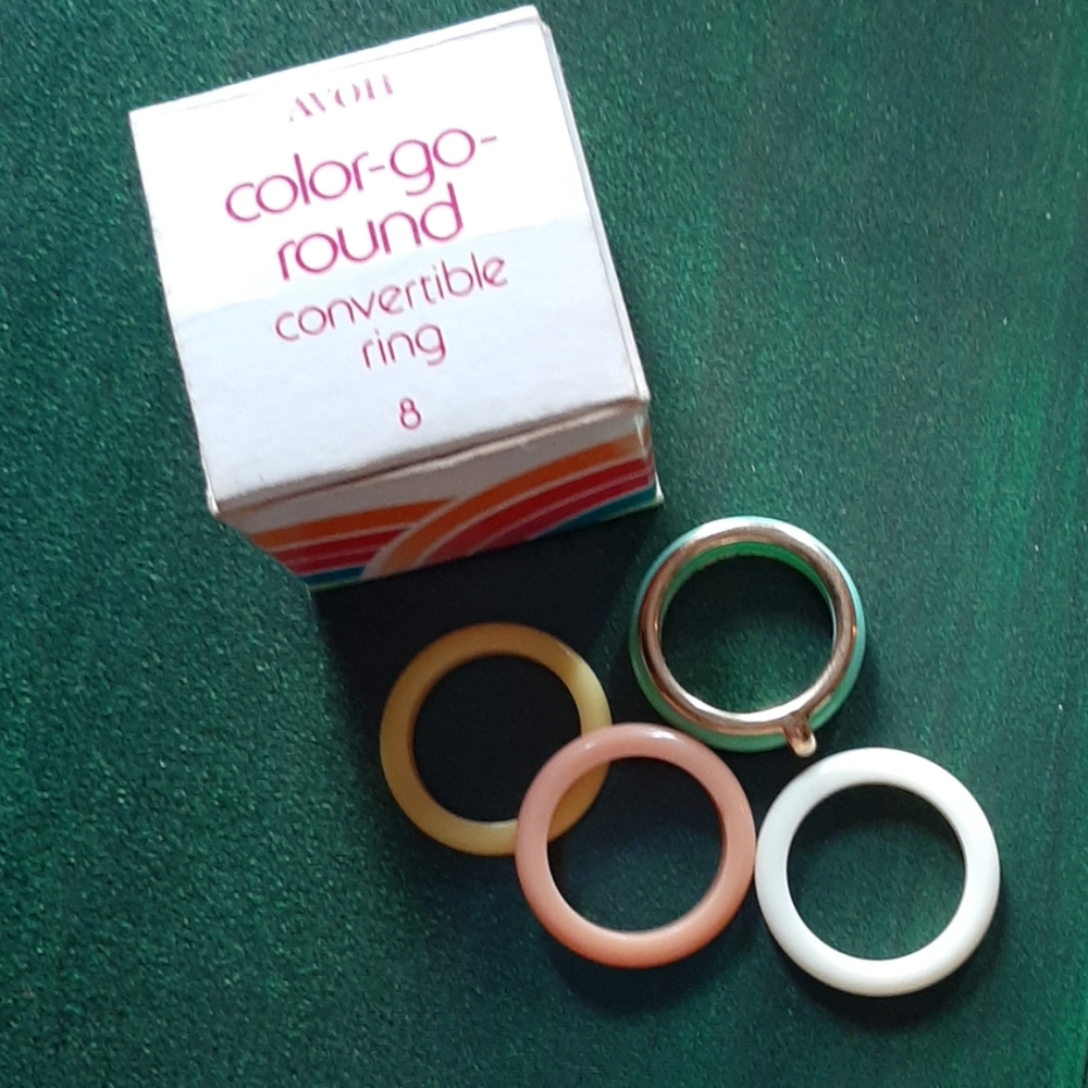 Vintage 1979 Avon Convertible Ring